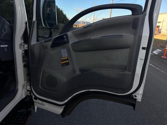 エルフトラック 　いすゞ　平成２０年式　ローダー　ロング車　３段クレーン（ラジコン）　車検令和８年１２月２２日　ＭＴ６速　パワステ　パワーウィンドウ　ＡＢＳ　エアコン（48枚目）