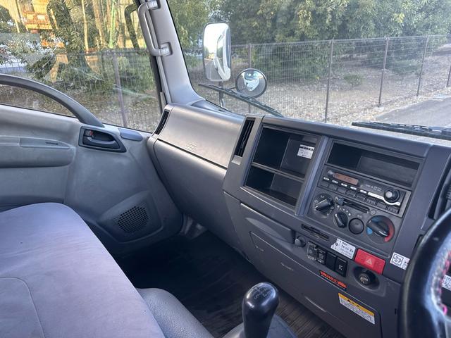 エルフトラック 　いすゞ　平成２０年式　ローダー　ロング車　３段クレーン（ラジコン）　車検令和８年１２月２２日　ＭＴ６速　パワステ　パワーウィンドウ　ＡＢＳ　エアコン（54枚目）