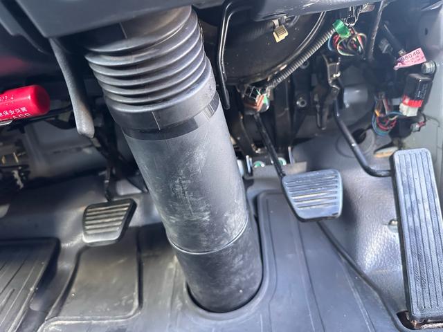 エルフトラック 　いすゞ　平成２０年式　ローダー　ロング車　３段クレーン（ラジコン）　車検令和８年１２月２２日　ＭＴ６速　パワステ　パワーウィンドウ　ＡＢＳ　エアコン（59枚目）