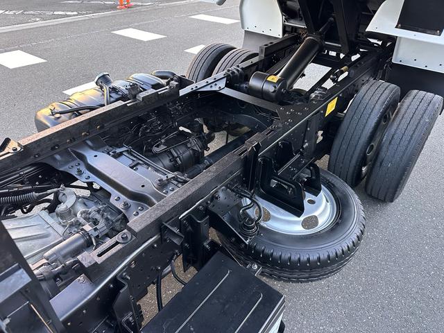 エルフトラック 　いすゞ　平成２４年式　２ｔ低床ダンプ　ＥＴＣ付き　ＭＴ５速　パワステ　パワーウィンドウ　ＡＢＳ　エアコン（56枚目）