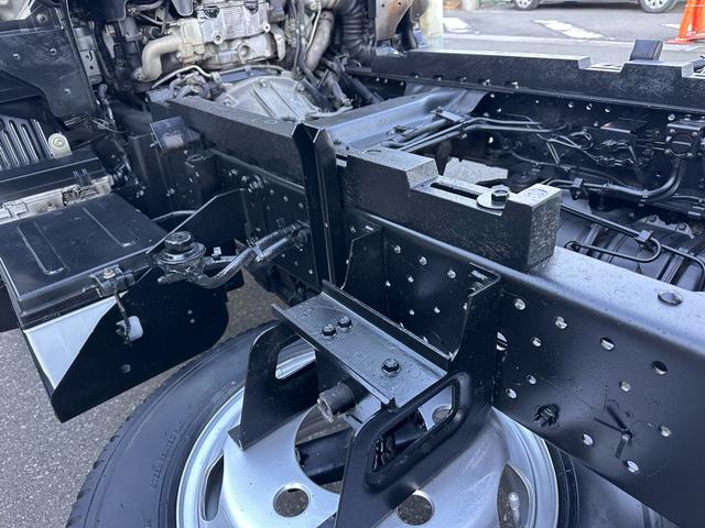 エルフトラック 　いすゞ　平成２４年式　２ｔ低床ダンプ　ＥＴＣ付き　ＭＴ５速　パワステ　パワーウィンドウ　ＡＢＳ　エアコン（71枚目）