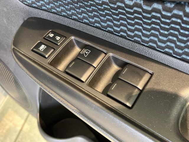X エマージェンシーブレーキ 禁煙車 純正ナビ バックカメラ Bluetooth接続 ETC 車線逸脱警報 スマートキー オートライト 地デジ CD再生 盗難防止装置 プライバシーガラス(42枚目)