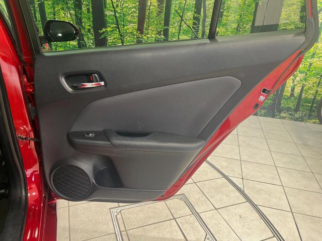 プリウスＰＨＶ Ａユーティリティプラス　メーカーナビ　禁煙車　ＪＢＬプレミアムサウンド　レーダークルーズ　オートエアコン　オートライト　ＬＥＤヘッドライト　クリアランスソナー　フルセグＴＶ　ｂｌｕｅｔｏｏｔｈ　ＥＴＣ　スマートキー（41枚目）