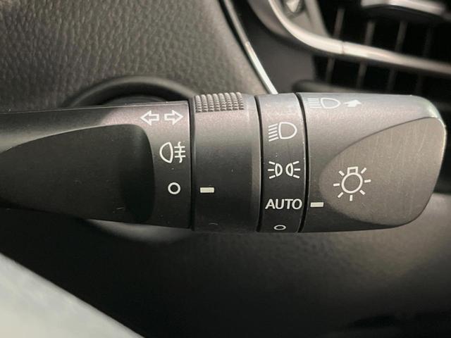 Ｃ－ＨＲ Ｓ　純正９型ナビ　禁煙車　セーフティセンスＰ　バックカメラ　ＥＴＣ２．０　Ｂｌｕｅｔｏｏｔｈ　フルセグ　クリアランスソナー　レーダークルーズ　オートマチックハイビーム　スマートキー　革巻きステアリング（32枚目）