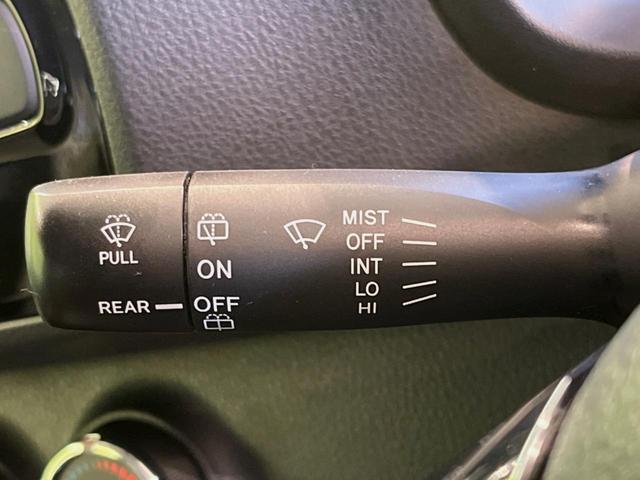 ヴィッツ １．０Ｆ　スマートスタイル　純正ＳＤナビ　禁煙車　スマートキー　ビルトインＥＴＣ　Ｂｌｕｅｔｏｏｔｈ　ＣＤ　ＤＶＤ再生　地デジ　電動格納ミラー　ドアバイザー　盗難防止装置　プライバシーガラス（26枚目）