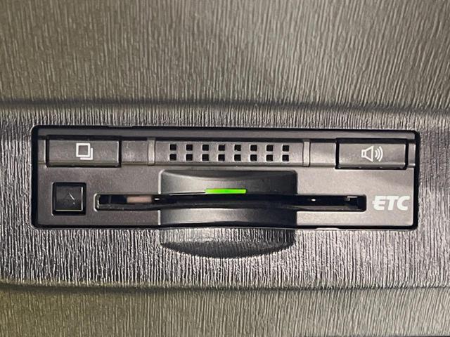 プリウス Ｓ　純正ＳＤナビ　バックカメラ　禁煙車　スマートキー　ＨＩＤヘッド　ビルトインＥＴＣ　オートライト　オートエアコン　純正１５インチアルミ　ＣＤ　ＤＶＤ再生　地デジ（6枚目）