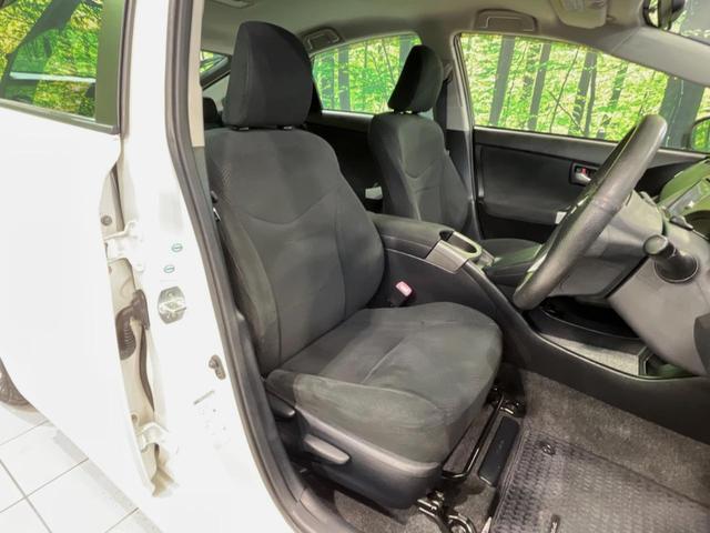 プリウス Ｓ　純正ＳＤナビ　バックカメラ　禁煙車　スマートキー　ＨＩＤヘッド　ビルトインＥＴＣ　オートライト　オートエアコン　純正１５インチアルミ　ＣＤ　ＤＶＤ再生　地デジ（8枚目）