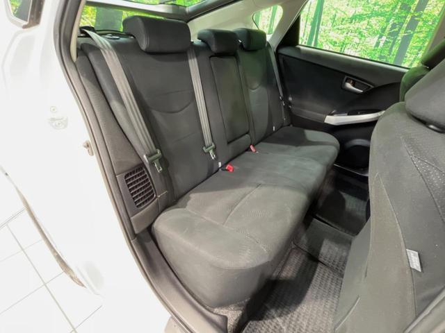 プリウス Ｓ　純正ＳＤナビ　バックカメラ　禁煙車　スマートキー　ＨＩＤヘッド　ビルトインＥＴＣ　オートライト　オートエアコン　純正１５インチアルミ　ＣＤ　ＤＶＤ再生　地デジ（9枚目）