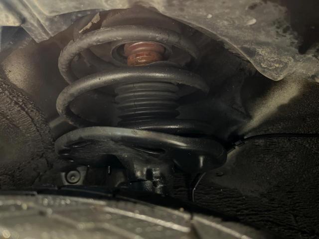 プリウス Ｓ　純正ＳＤナビ　バックカメラ　禁煙車　スマートキー　ＨＩＤヘッド　ビルトインＥＴＣ　オートライト　オートエアコン　純正１５インチアルミ　ＣＤ　ＤＶＤ再生　地デジ（20枚目）