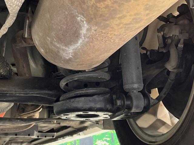 プリウス Ｓ　純正ＳＤナビ　バックカメラ　禁煙車　スマートキー　ＨＩＤヘッド　ビルトインＥＴＣ　オートライト　オートエアコン　純正１５インチアルミ　ＣＤ　ＤＶＤ再生　地デジ（21枚目）