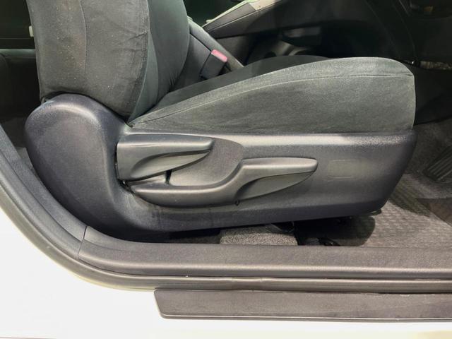 プリウス Ｓ　純正ＳＤナビ　バックカメラ　禁煙車　スマートキー　ＨＩＤヘッド　ビルトインＥＴＣ　オートライト　オートエアコン　純正１５インチアルミ　ＣＤ　ＤＶＤ再生　地デジ（29枚目）