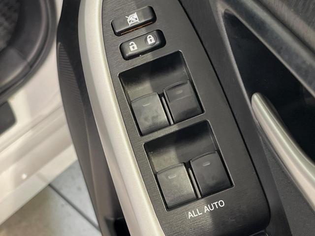 プリウス Ｓ　純正ＳＤナビ　バックカメラ　禁煙車　スマートキー　ＨＩＤヘッド　ビルトインＥＴＣ　オートライト　オートエアコン　純正１５インチアルミ　ＣＤ　ＤＶＤ再生　地デジ（42枚目）