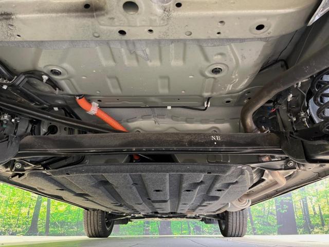 ヴェゼル ｅ：ＨＥＶ　Ｚ　メーカー９型ナビ　全周囲カメラ　衝突軽減装置　レーダークルーズ　禁煙車　電動リアゲート　ハーフレザーシート　コーナーセンサー　スマートキー　ＬＥＤヘッド　ＥＴＣ２．０　オートハイビーム　オートライト（19枚目）