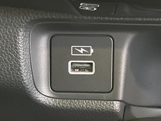 ヴェゼル ｅ：ＨＥＶ　Ｚ　メーカー９型ナビ　全周囲カメラ　衝突軽減装置　レーダークルーズ　禁煙車　電動リアゲート　ハーフレザーシート　コーナーセンサー　スマートキー　ＬＥＤヘッド　ＥＴＣ２．０　オートハイビーム　オートライト（38枚目）