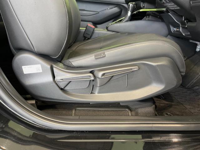 ヴェゼル ｅ：ＨＥＶ　Ｚ　メーカー９型ナビ　全周囲カメラ　衝突軽減装置　レーダークルーズ　禁煙車　電動リアゲート　ハーフレザーシート　コーナーセンサー　スマートキー　ＬＥＤヘッド　ＥＴＣ２．０　オートハイビーム　オートライト（41枚目）