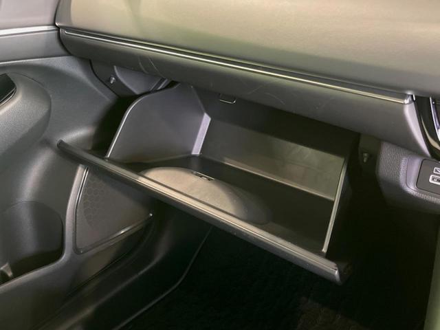ヴェゼル ｅ：ＨＥＶ　Ｚ　メーカー９型ナビ　全周囲カメラ　衝突軽減装置　レーダークルーズ　禁煙車　電動リアゲート　ハーフレザーシート　コーナーセンサー　スマートキー　ＬＥＤヘッド　ＥＴＣ２．０　オートハイビーム　オートライト（47枚目）