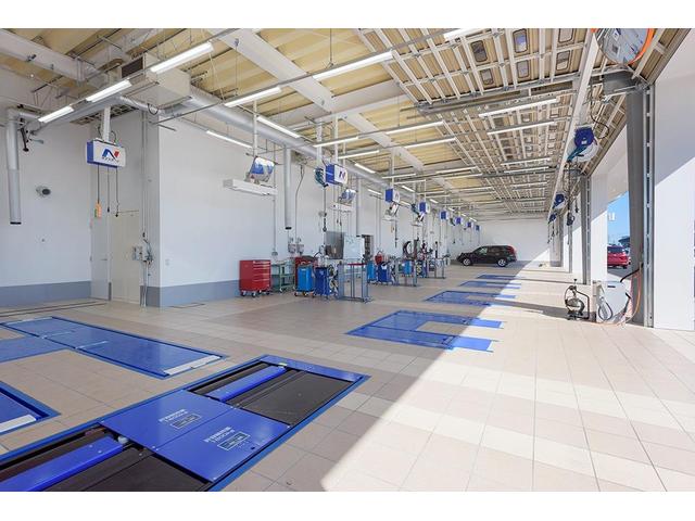 プリウス ＳセーフティプラスＩＩ　純正ナビ付ディスプレイオーディオ　バックカメラ　衝突軽減装置　１００Ｖ電源　レーダークルーズ　禁煙車　コーナーセンサー　スマートキー　ＬＥＤヘッド　ビルトインＥＴＣ　オートライト　オートエアコン（80枚目）