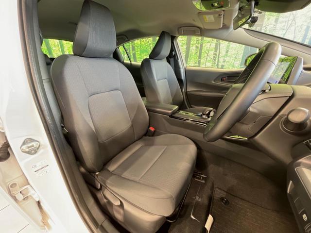 プリウス X 8型ディスプレイオーディオ バックカメラ 衝突被害軽減装置 レーダークルーズ 禁煙車 ドラレコ コーナーセンサー スマートキー LEDヘッド ETC2.0 車線逸脱警報 オートライト オートエアコン(8枚目)