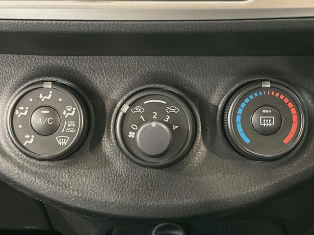 ヴィッツ Ｆ　ＣＤ再生　リモコンキー　プライバシーガラス　ドアバイザー　電動格納ミラー　衝突安全ボディ　盗難防止装置　１４インチアルミホイール（5枚目）