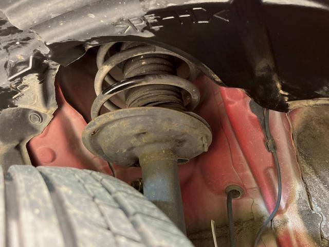 ヴィッツ Ｆ　ＣＤ再生　リモコンキー　プライバシーガラス　ドアバイザー　電動格納ミラー　衝突安全ボディ　盗難防止装置　１４インチアルミホイール（18枚目）