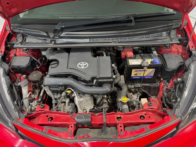 ヴィッツ Ｆ　ＣＤ再生　リモコンキー　プライバシーガラス　ドアバイザー　電動格納ミラー　衝突安全ボディ　盗難防止装置　１４インチアルミホイール（20枚目）