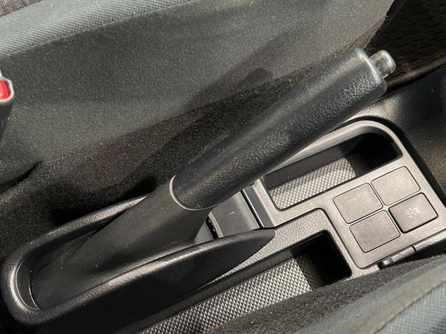 ヴィッツ Ｆ　ＣＤ再生　リモコンキー　プライバシーガラス　ドアバイザー　電動格納ミラー　衝突安全ボディ　盗難防止装置　１４インチアルミホイール（30枚目）