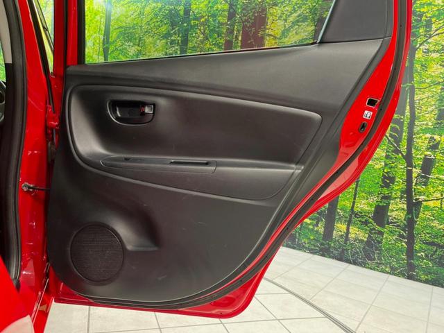 ヴィッツ Ｆ　ＣＤ再生　リモコンキー　プライバシーガラス　ドアバイザー　電動格納ミラー　衝突安全ボディ　盗難防止装置　１４インチアルミホイール（35枚目）