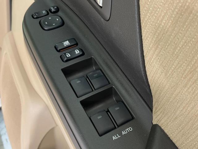 ヴェルファイアハイブリッド X 4WD 両側電動ドア SDナビ 後席モニター バックカメラ 禁煙車 クリアランスソナー スマートキー HIDヘッド ビルトインETC クルコン オートライト デュアルエアコン 純正16インチアルミ(27枚目)