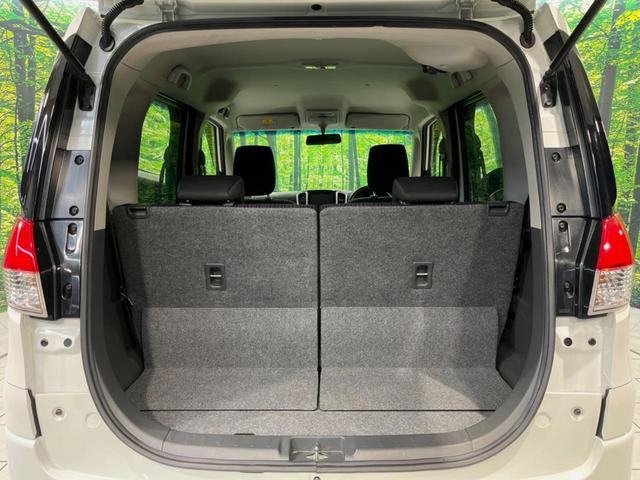 普段のお買い物や通勤、送迎等に十分な荷室スペースを確保しております。セカンドシートを倒すと、大きな荷物の積載も可能です♪