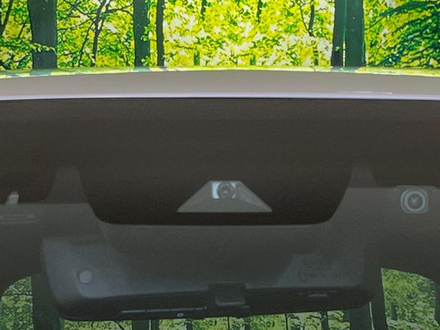 ハリアー Ｇ　純正８型ＤＡ　バックカメラ　衝突被害軽減装置　レーダークルーズ　禁煙車　ハーフレザーシート　パワーシート　コーナーセンサー　スマートキー　ＬＥＤヘッド　ＥＴＣ　オートハイビーム　車線逸脱警報（3枚目）