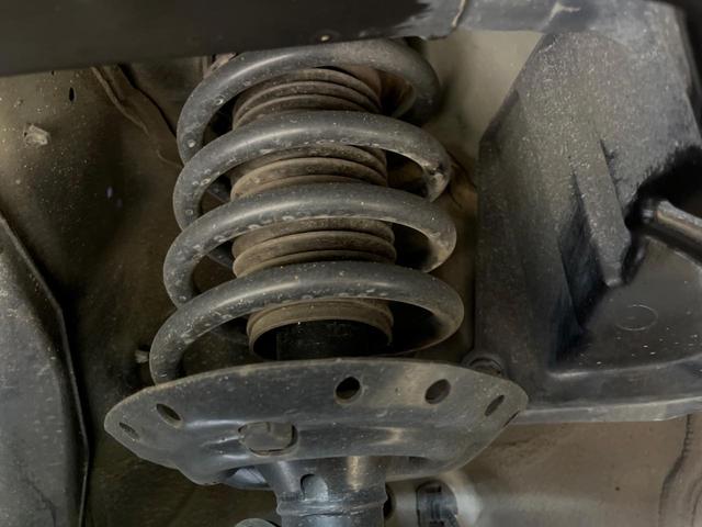 フリード G ジャストセレクション 両側電動ドア 純正HDDナビ バックカメラ 禁煙車 スマートキー HIDヘッド ETC オートライト オートエアコン CD/DVD再生 14インチアルミホイール 電動格納ミラー ドアバイザー(21枚目)