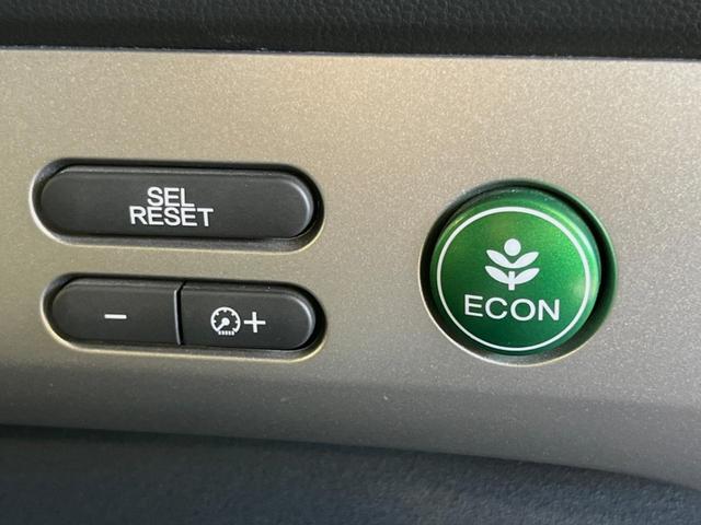 フリード G ジャストセレクション 両側電動ドア 純正HDDナビ バックカメラ 禁煙車 スマートキー HIDヘッド ETC オートライト オートエアコン CD/DVD再生 14インチアルミホイール 電動格納ミラー ドアバイザー(28枚目)