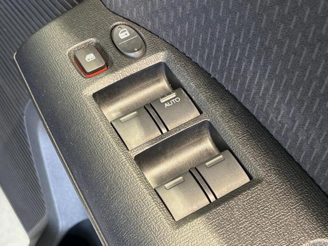 フリード G ジャストセレクション 両側電動ドア 純正HDDナビ バックカメラ 禁煙車 スマートキー HIDヘッド ETC オートライト オートエアコン CD/DVD再生 14インチアルミホイール 電動格納ミラー ドアバイザー(30枚目)