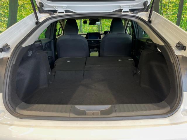 プリウス Ｘ　バックカメラ　純正ナビ機能付きＤＡ　衝突被害軽減システム　レーダークルーズ　禁煙車　ドラレコ　コーナーセンサー　スマートキー　ＬＥＤヘッド　ＥＴＣ２．０　オートハイビーム　Ｂｌｕｅｔｏｏｔｈ（10枚目）