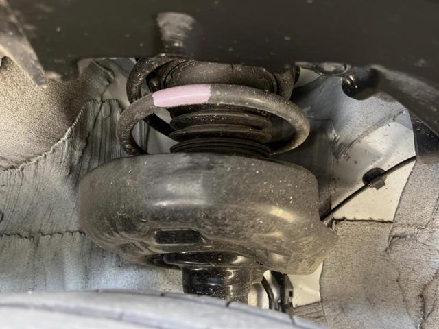 プリウス Ｘ　バックカメラ　純正ナビ機能付きＤＡ　衝突被害軽減システム　レーダークルーズ　禁煙車　ドラレコ　コーナーセンサー　スマートキー　ＬＥＤヘッド　ＥＴＣ２．０　オートハイビーム　Ｂｌｕｅｔｏｏｔｈ（20枚目）