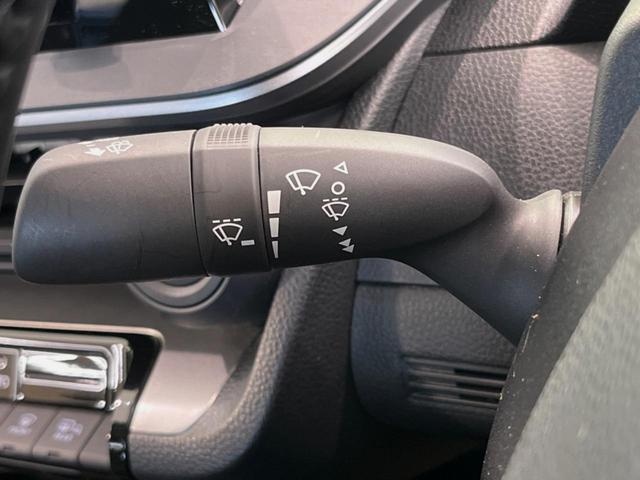 プリウス Ｘ　バックカメラ　純正ナビ機能付きＤＡ　衝突被害軽減システム　レーダークルーズ　禁煙車　ドラレコ　コーナーセンサー　スマートキー　ＬＥＤヘッド　ＥＴＣ２．０　オートハイビーム　Ｂｌｕｅｔｏｏｔｈ（29枚目）