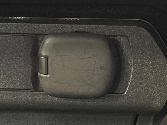 プリウス Ｘ　バックカメラ　純正ナビ機能付きＤＡ　衝突被害軽減システム　レーダークルーズ　禁煙車　ドラレコ　コーナーセンサー　スマートキー　ＬＥＤヘッド　ＥＴＣ２．０　オートハイビーム　Ｂｌｕｅｔｏｏｔｈ（35枚目）