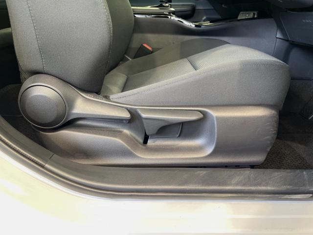 プリウス Ｘ　バックカメラ　純正ナビ機能付きＤＡ　衝突被害軽減システム　レーダークルーズ　禁煙車　ドラレコ　コーナーセンサー　スマートキー　ＬＥＤヘッド　ＥＴＣ２．０　オートハイビーム　Ｂｌｕｅｔｏｏｔｈ（37枚目）