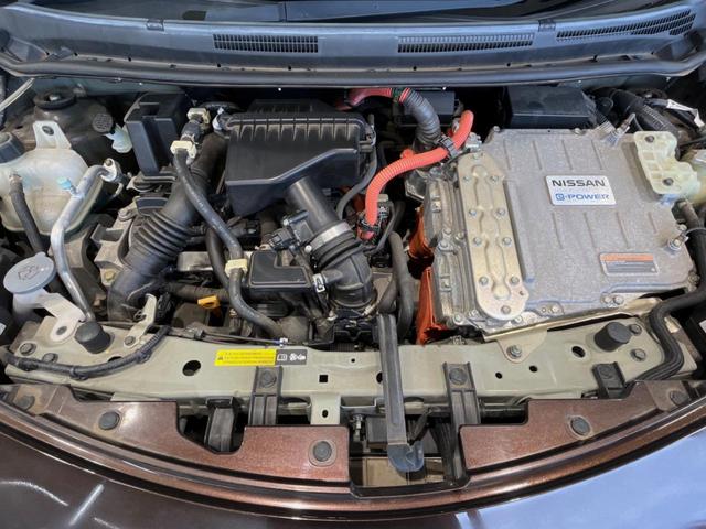 ノート e-パワー メダリスト 純正SDナビ 全周囲カメラ 衝突被害軽減システム 禁煙車 ドラレコ コーナーセンサー スマートキー LEDヘッド ETC オートライト オートエアコン 純正15インチアルミ Bluetooth CD(18枚目)