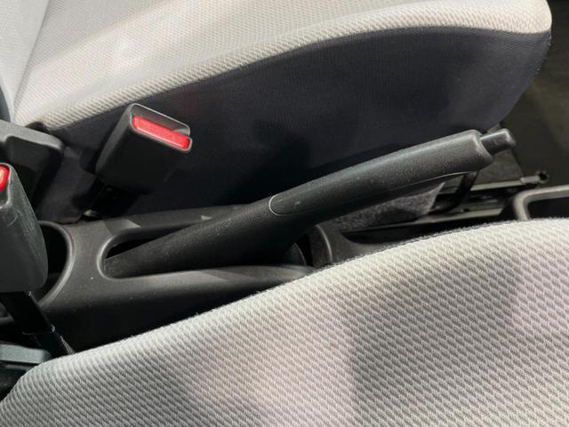 アルト VP 衝突被害軽減システム 禁煙車 スピーカー一体AM/FMラジオ リモコンキー 純正13インチスチールホイール エアコン(30枚目)