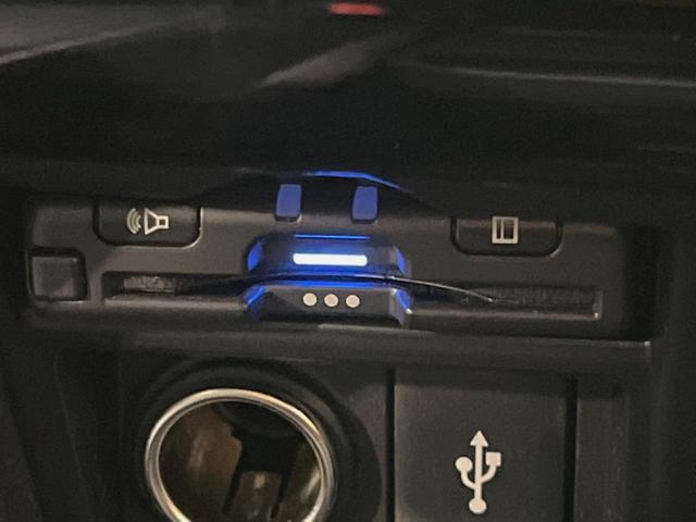 デリカＤ：５ Ｐ　純正１０型ナビ　両側電動ドア　バックカメラ　衝突被害軽減システム　禁煙車　電動リアゲート　パワーシート　スマートキー　ステアリングヒーター　ＬＥＤヘッド　ビルトインＥＴＣ　純正１８インチアルミ（40枚目）