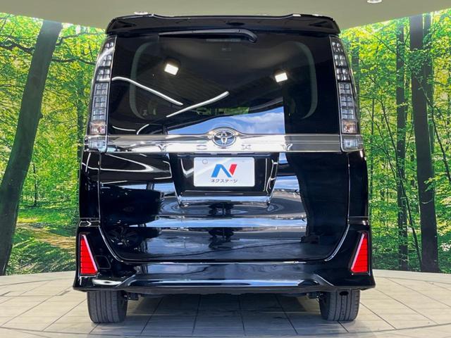 ヴォクシー ＺＳ　煌　純正９型ナビ　両側電動ドア　後席モニター　バックカメラ　禁煙車　スマートキー　ＬＥＤヘッド　ビルトインＥＴＣ　純正１６インチアルミ　オートハイビーム　オートライト　デュアルエアコン　リアエアコン（16枚目）