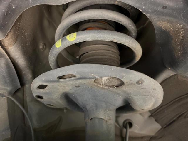 ヴォクシー ＺＳ　煌　純正９型ナビ　両側電動ドア　後席モニター　バックカメラ　禁煙車　スマートキー　ＬＥＤヘッド　ビルトインＥＴＣ　純正１６インチアルミ　オートハイビーム　オートライト　デュアルエアコン　リアエアコン（21枚目）