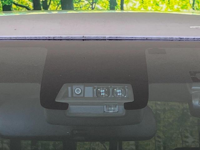 シエンタ ハイブリッドＧ　両側電動ドア　バックカメラ　衝突被害軽減システム　禁煙車　純正ナビ　スマートキー　ＬＥＤヘッド　ビルトインＥＴＣ　オートハイビーム　オートライト　オートエアコン　Ｂｌｕｅｔｏｏｔｈ　ＣＤ／ＤＶＤ再生（5枚目）