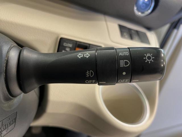 シエンタ ハイブリッドＧ　両側電動ドア　バックカメラ　衝突被害軽減システム　禁煙車　純正ナビ　スマートキー　ＬＥＤヘッド　ビルトインＥＴＣ　オートハイビーム　オートライト　オートエアコン　Ｂｌｕｅｔｏｏｔｈ　ＣＤ／ＤＶＤ再生（7枚目）