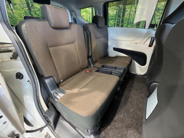 シエンタ ハイブリッドＧ　両側電動ドア　バックカメラ　衝突被害軽減システム　禁煙車　純正ナビ　スマートキー　ＬＥＤヘッド　ビルトインＥＴＣ　オートハイビーム　オートライト　オートエアコン　Ｂｌｕｅｔｏｏｔｈ　ＣＤ／ＤＶＤ再生（9枚目）