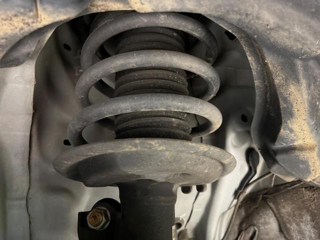 シエンタ ハイブリッドＧ　両側電動ドア　バックカメラ　衝突被害軽減システム　禁煙車　純正ナビ　スマートキー　ＬＥＤヘッド　ビルトインＥＴＣ　オートハイビーム　オートライト　オートエアコン　Ｂｌｕｅｔｏｏｔｈ　ＣＤ／ＤＶＤ再生（21枚目）