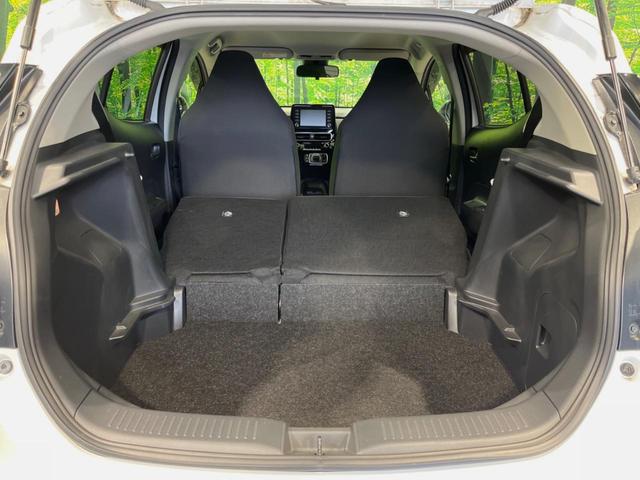 アクア Ｘ　１００Ｖ電源　純正ナビ　衝突被害軽減システム　レーダークルーズ　禁煙車　スマートキー　ＬＥＤヘッド　ビルトインＥＴＣ　オートハイビーム　車線逸脱警報　オートライト　オートエアコン　Ｂｌｕｅｔｏｏｔｈ（10枚目）