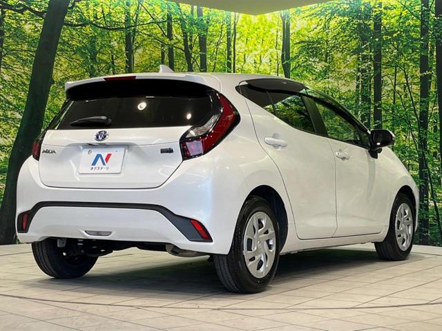 アクア Ｘ　１００Ｖ電源　純正ナビ　衝突被害軽減システム　レーダークルーズ　禁煙車　スマートキー　ＬＥＤヘッド　ビルトインＥＴＣ　オートハイビーム　車線逸脱警報　オートライト　オートエアコン　Ｂｌｕｅｔｏｏｔｈ（17枚目）