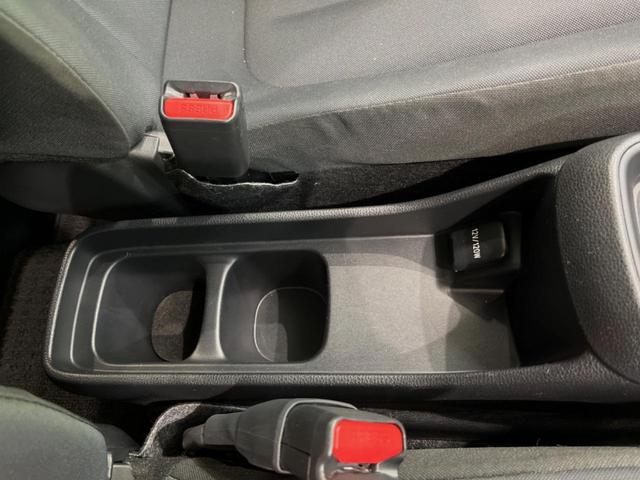 アクア Ｘ　１００Ｖ電源　純正ナビ　衝突被害軽減システム　レーダークルーズ　禁煙車　スマートキー　ＬＥＤヘッド　ビルトインＥＴＣ　オートハイビーム　車線逸脱警報　オートライト　オートエアコン　Ｂｌｕｅｔｏｏｔｈ（40枚目）